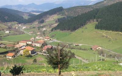Bost errefuxiatu hartuko dituzte Atxondon, herri proiektu bati esker