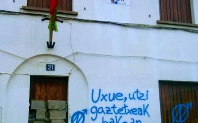 Batzokian gaztetxeen aldeko pintaketak, bigarrenez