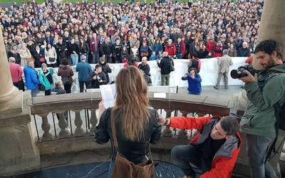"Premiazkoa da egoera lehenbailehen bere onera bueltatzea eta aske ateratzea"