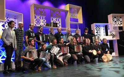 Lau oriotarrek parte hartutako Nafarroako V. Trikiti jaialdia emititu dute etb-n