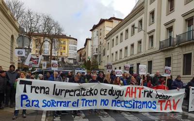 AHTari buruzko "kontraesanak" berretsi dituzte Europako Legebiltzarrean