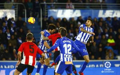 Alavesek eta Athleticek gol aukerarik gabeko derbia jokatu dute