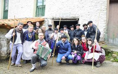 Kantuz, baserritarrak "limurtzeko" ahaleginean