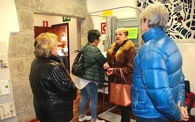 Dagoeneko 344 lagunek eman du botoa