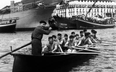 50 urte, hiru argazkitan