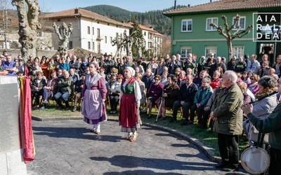 Omenaldi jendetsua egin diete Orozkon Frankismoak errepresaliatutako bizilagunei