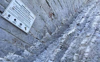 Urrezko iltze bat lapurtu dute Itzurungo labarretatik