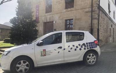 Bi ibilgailu elektriko erosiko ditu udalak Lan Brigadarako