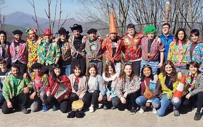 Kolorez eta umorez hornitutako inauteriak izan dituzte Zigan