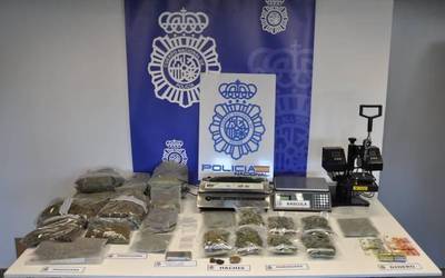 Lau pertsona atxilotu dituzte Aian droga trafikoa egotzita