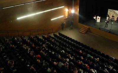 Atarrabiako finalaurrekoan Eneko Lazkoz eta Saats Karasatorre "gustura" aritu ziren