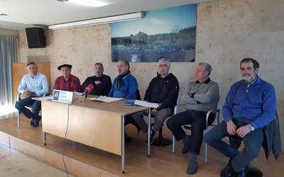 Diputazioa Mendi Haran Ur Partzuergoa "suntsitzen" ari dela salatu dute