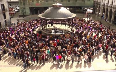Greba feministak mobilizazio jendetsua izan du eskualde mailan
