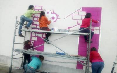 Murala margotu dute Ultzaman greba feministan