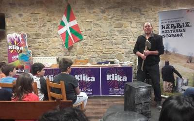 Korrika gurera etortzeko astebeteren faltan, korrika kulturala indartsu