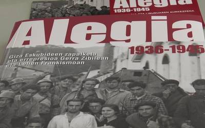 Alegian Gerra zibila eta Frankismoaren inguruan argitaratu duten  liburua eta Tolosa C.F. atletismo taldea aste honetako astekarian