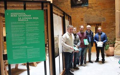 Euskarak Nafarroan XIX. mendera arte utzitako aztarna dokumentala ikusgai da Azpeitian