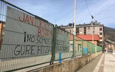 [IRITZIA] Hitzarmen berria eskola jantokietan