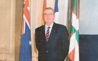 “Euskal Herrira eginiko bisita baten ondorioz erabaki nuen Australiako Euskal Pilota Federazioa sortzea”