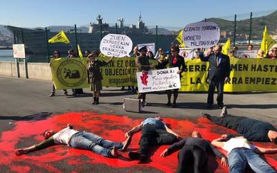 Kale ekintza portuan gastu militarraren igoera salatzeko