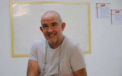 “Orain arte euskaldunok ez dugu pazientzia askorik izan euskaraz ikasten dihardutenekin”