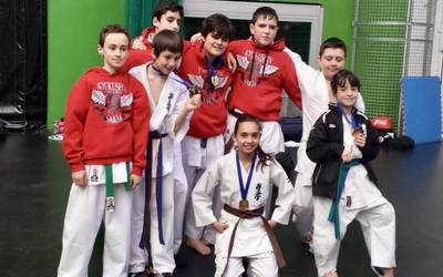 Irati Izurrategi eta Nahia Barandiaran hirugarren Gipuzkoako karate txapelketan