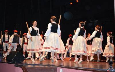 Bizkaiko dantzak eta doinuak, Soreasu antzokira