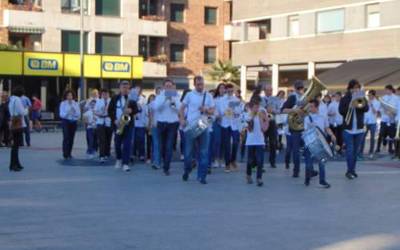 Danbolin Musika Eskolako bandak Villabonan jo zuen larunbatean