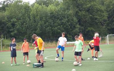 Udako futbol campusa: neskak Altsasun eta mutilak Uharte Arakilen