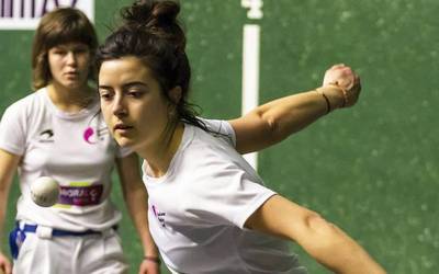 «Ahal dudan bitartean pilotan jokatzen segitu nahi nuke»