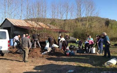 Urtean zehar lorturiko konposta banatu du Baztango Udalak bertze urte batez