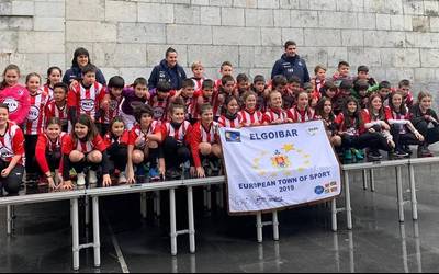 Euriak baldintzatu zuen atzo Nesken Futbolaren Eguna