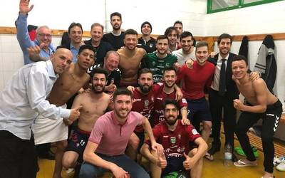 Osasuna Magnak Barça Lassa liderra mendean hartu zuen