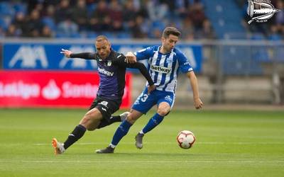 Alaves erdibidean gelditu da