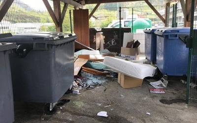 Landetan zaborrak desegoki uzteagatik, kexa