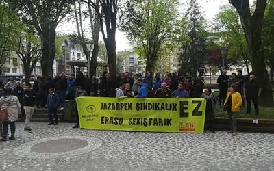 LAB: "Erasotzailea eta biktima ezin dira lantegi berean egon"