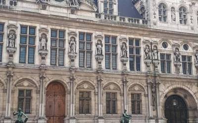 Notre Dameko suteak Parisen ikasbidaian harrapatu ditu