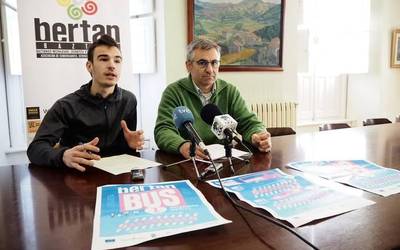 Bertan-Bus zerbitzuak Elizondoko negozioak baztandarren eskura jarri nahi ditu