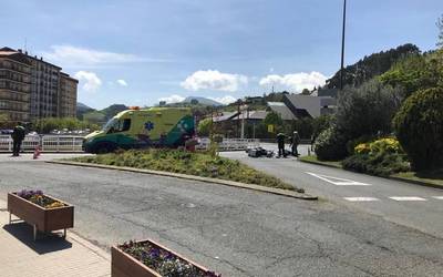 Moto baten eta auto baten arteko istripua izan da hiriguneko sarreran