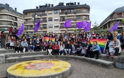 "Festak askatasunez gozatu nahi ditugula aldarrikatzera goaz"