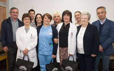 Aita Mennik hainbat langile omendu ditu 25 urte lanean aritu izanagatik