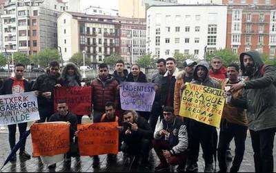 Neguko aterpeak itxita, gora egin du kalean lo egitera kondenatuta dagoen jende kopuruak