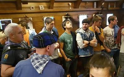 BIDEOA. Festa giroa tabernetan ere