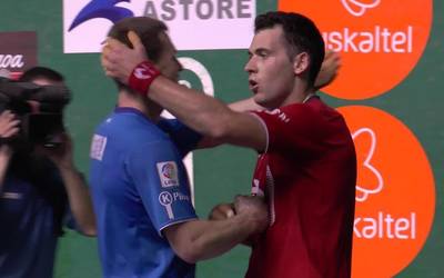 Ikuskizun bikaina eskaini zuten Iñaki Artolak  eta Erik Jakak Beotibarren