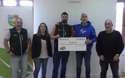 8.170 euroko txekea jaso du Aspanogi Elkarteak Goierri Rallysprintekoen eskutik