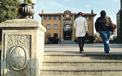 Udal-hauteskundeei begira: alderdien arteko lankidetzagaz segitzeko gogoa dute denek