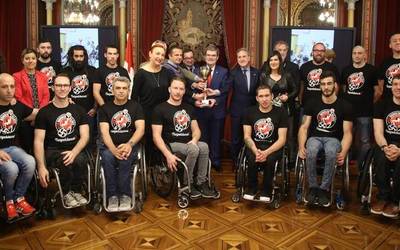 Bilboko Udalak harrera  egin dio Bidaideak Bilbao BSR klubari
