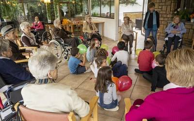 Belaunaldien arteko topaketa, menpekotasuna dutenen balioa agerian uzteko