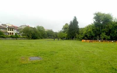 Buzkantz lursailean egingo den skate parkearen inguruko nondik norakoak zehazteko gazteekin batzarra egingo dute Elorrion
