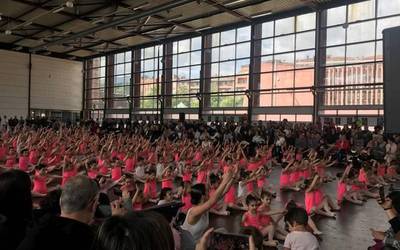 Ballet erakustaldiak eskaini dituzte Dantzaren Nazioarteko Eguna ospatzeko